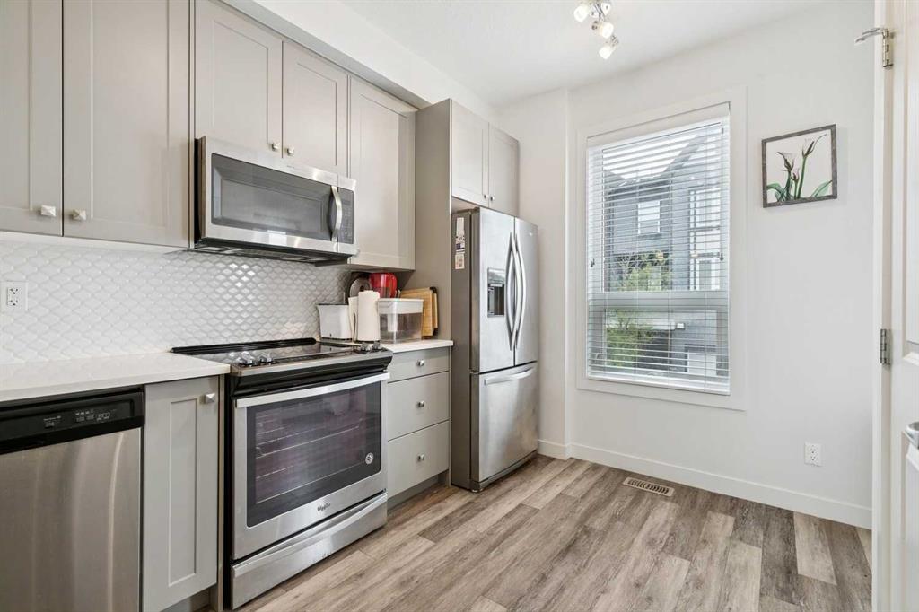 11 Evanscrest Mews NW #108 photo 5