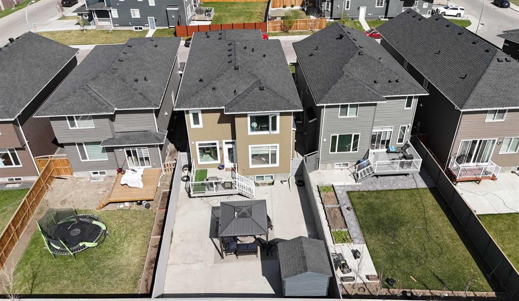 19 Red Sky Gardens NE photo 4