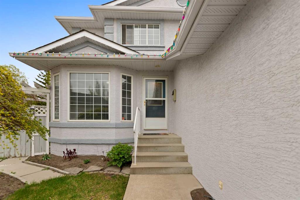 434 Douglas Woods Mews SE photo 3