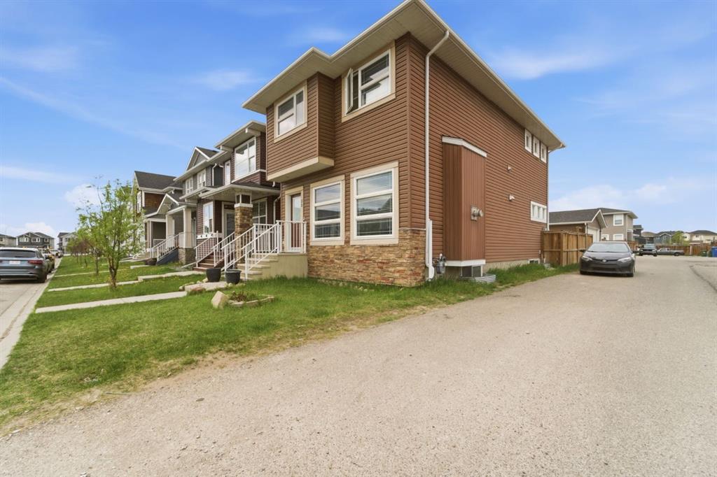 22 Redstone Road NE photo 2