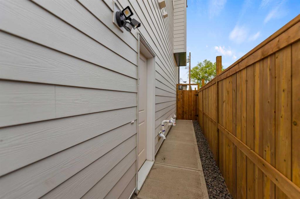 4651 79 Street NW photo 4