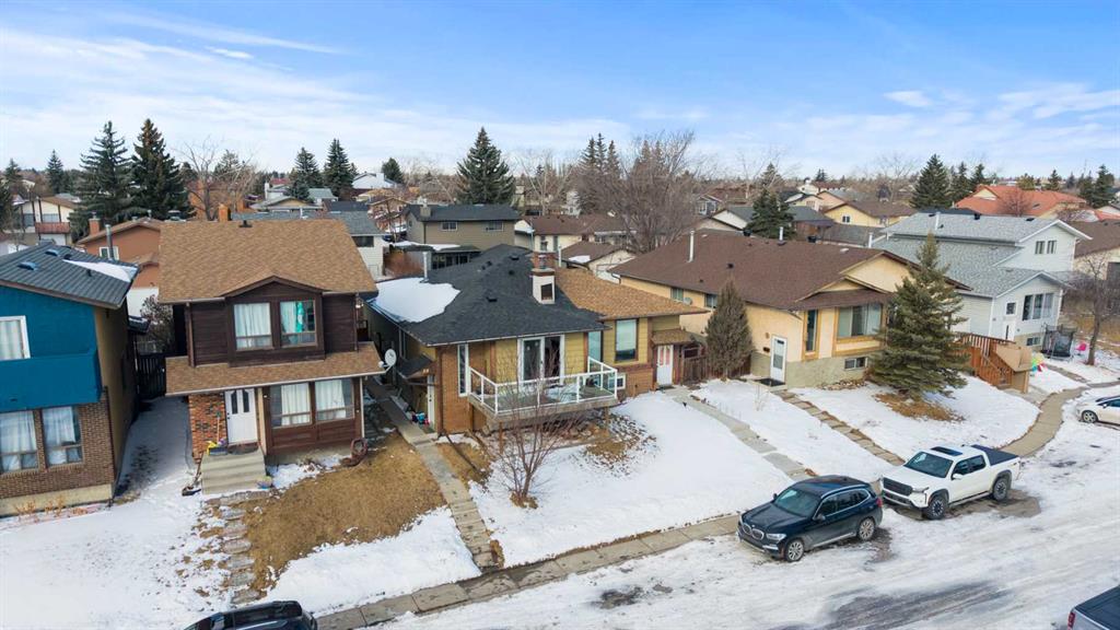 58 Templeson Crescent NE photo 4