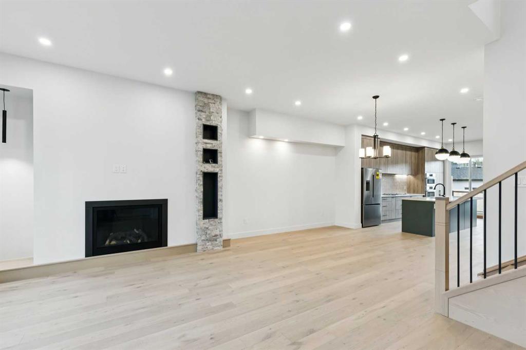 2622 30 Street SW photo 5
