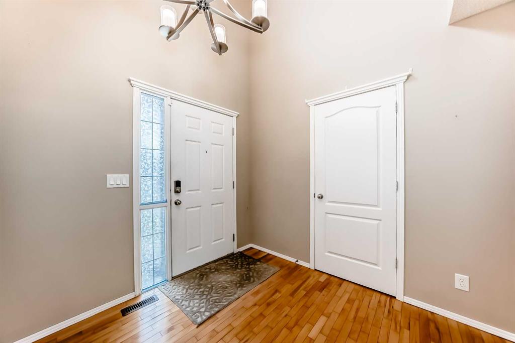 80 Eversyde Way SW photo 3