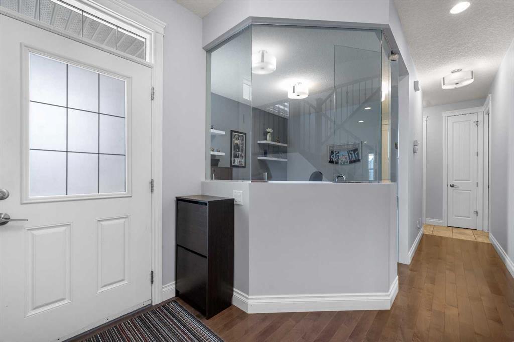 15 Sherwood Square NW photo 2