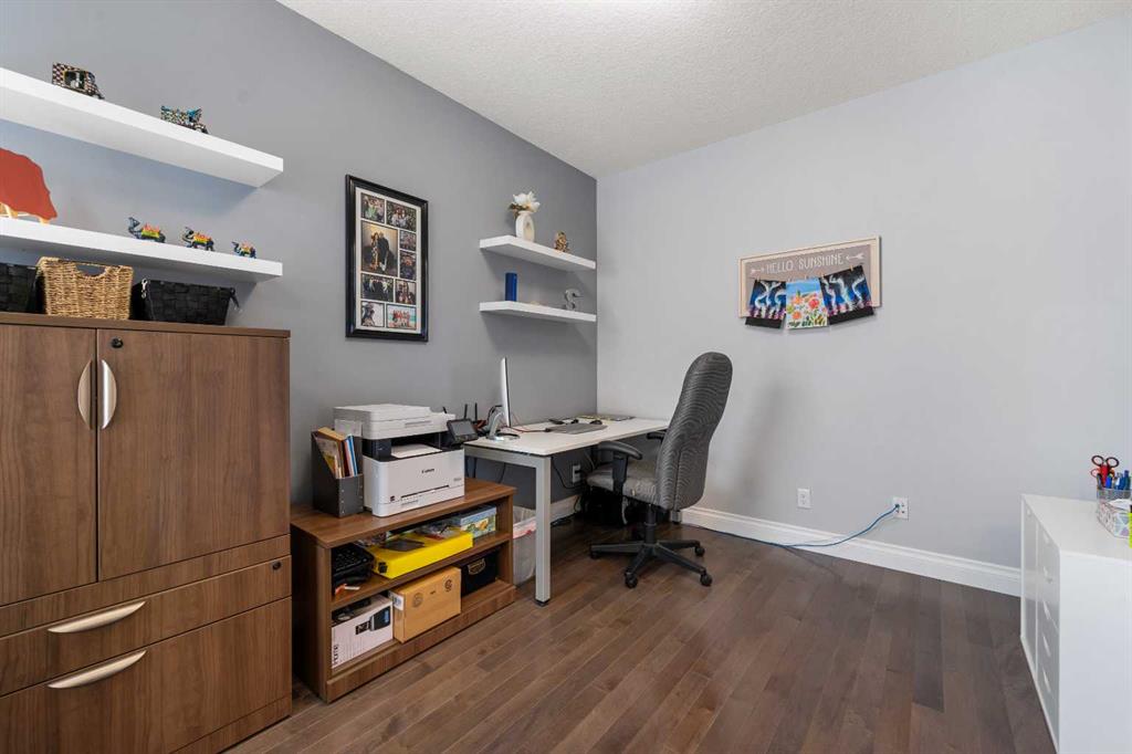 15 Sherwood Square NW photo 4