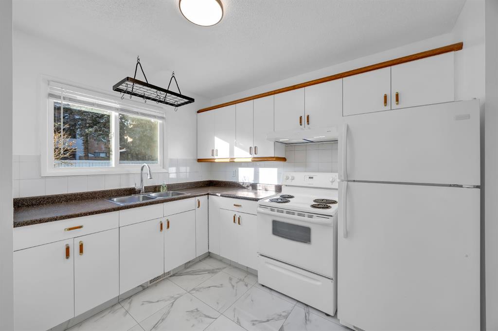 219 90 Avenue SE #33 photo 3