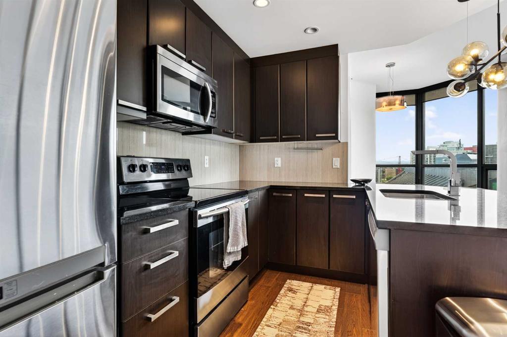 225 11 Avenue SE #2010 photo 4