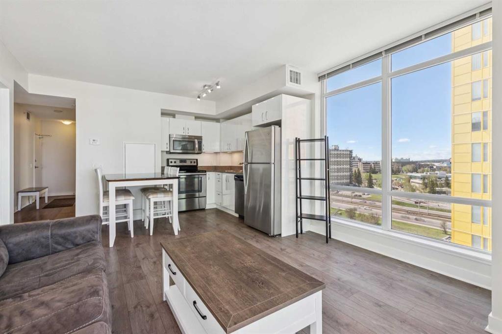10 Brentwood Common NW #1007 photo 3