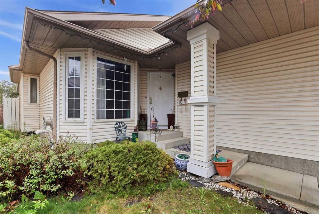 866 Applewood Drive SE photo 3