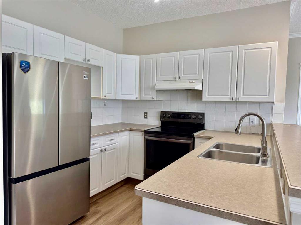 102 Prestwick Gardens SE photo 4