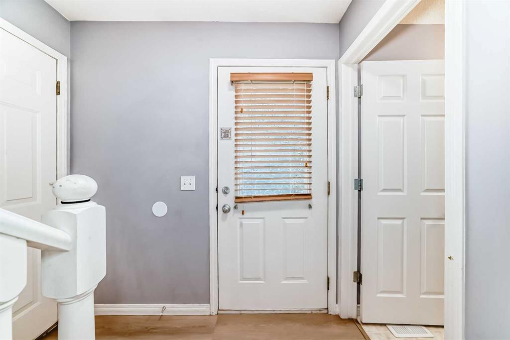 156 Simcoe Place SW photo 4