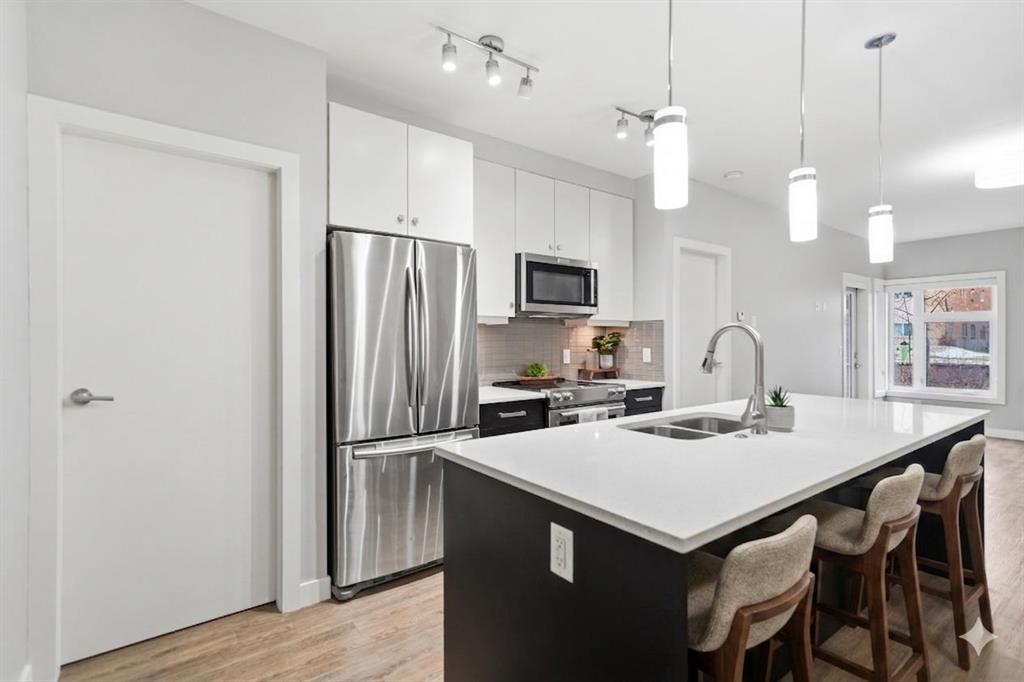 1720 10 Street SW #107 photo 3