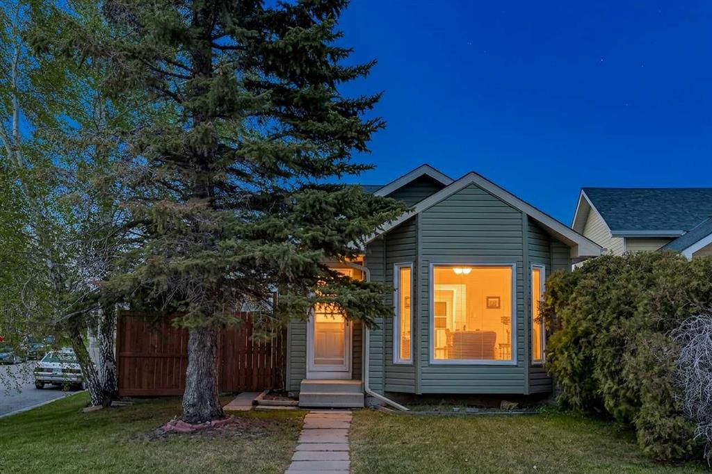 18 Martinview Crescent NE photo 2