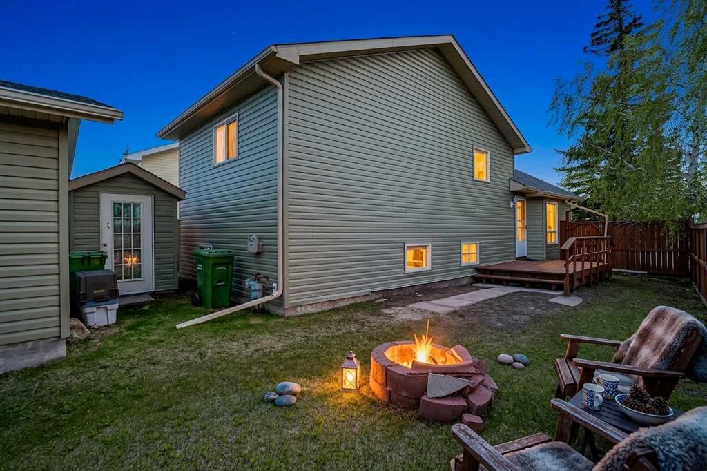 18 Martinview Crescent NE photo 3