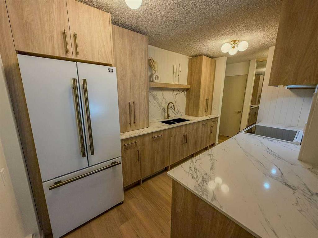 4001B 49 Street NW #2106 photo 2