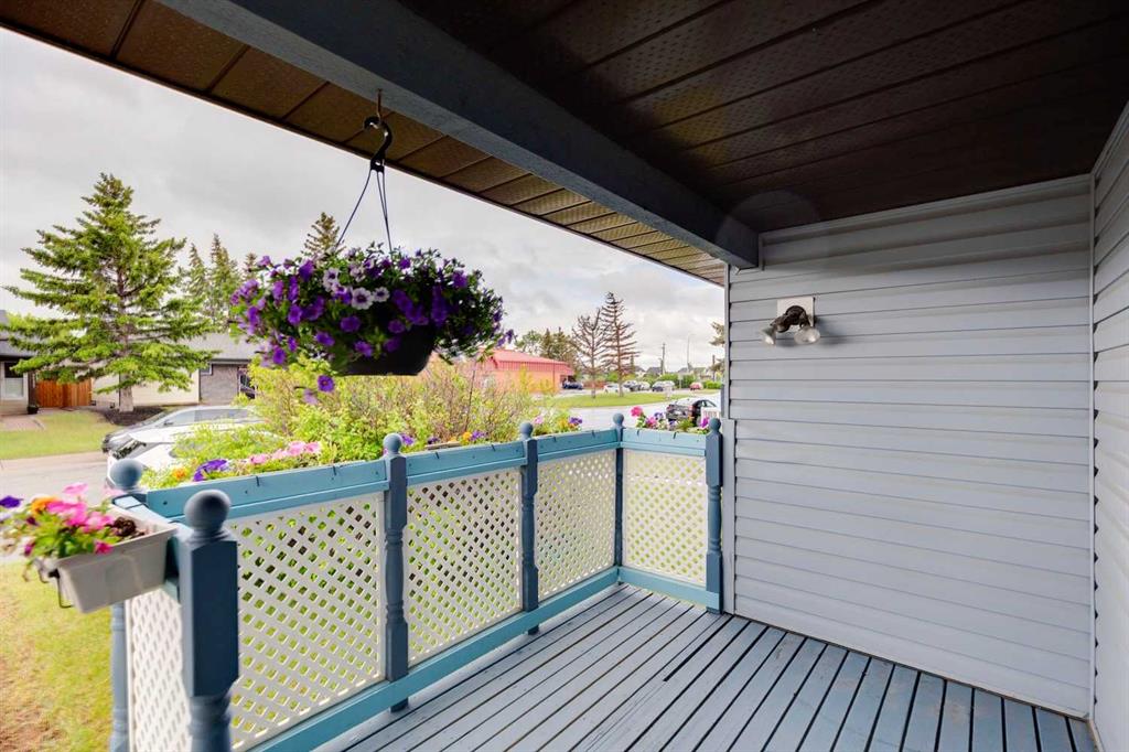 2138 Summerfield Boulevard SE photo 3