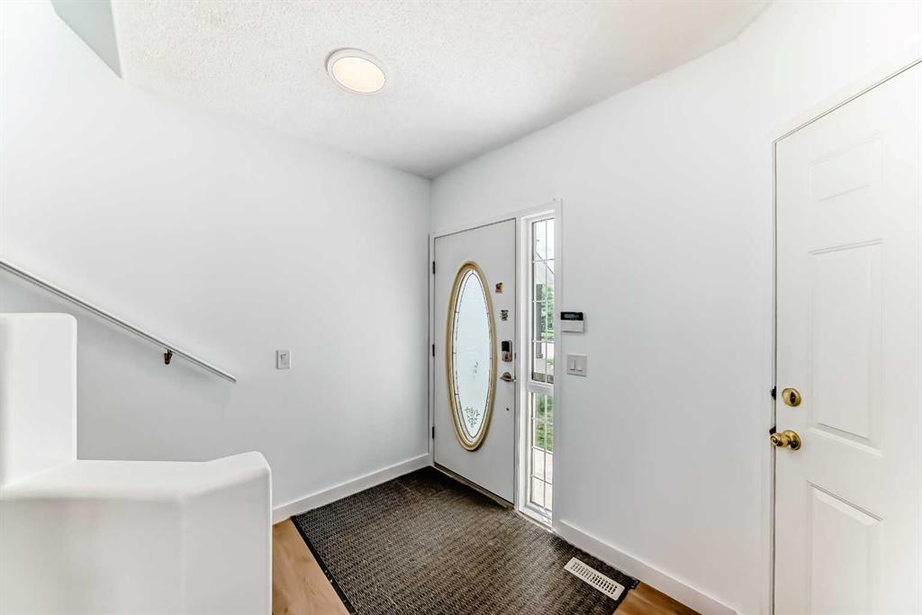 262 Covewood Park NE photo 3