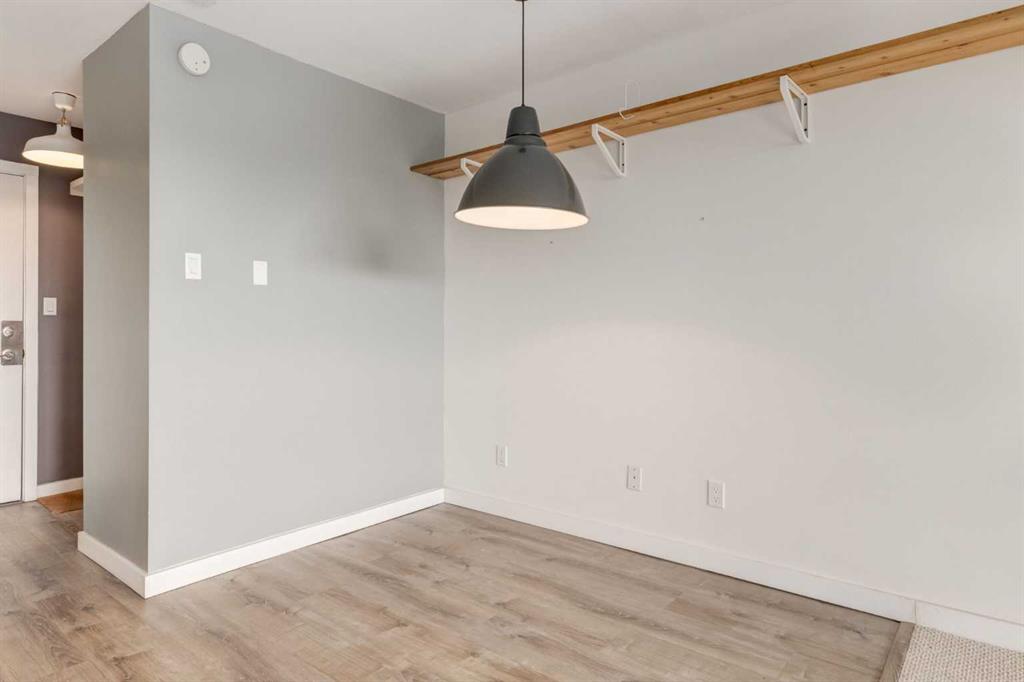 1513 26 Avenue SW #206 photo 4
