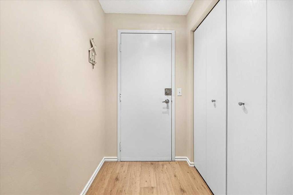630 57 Avenue SW #206 photo 5