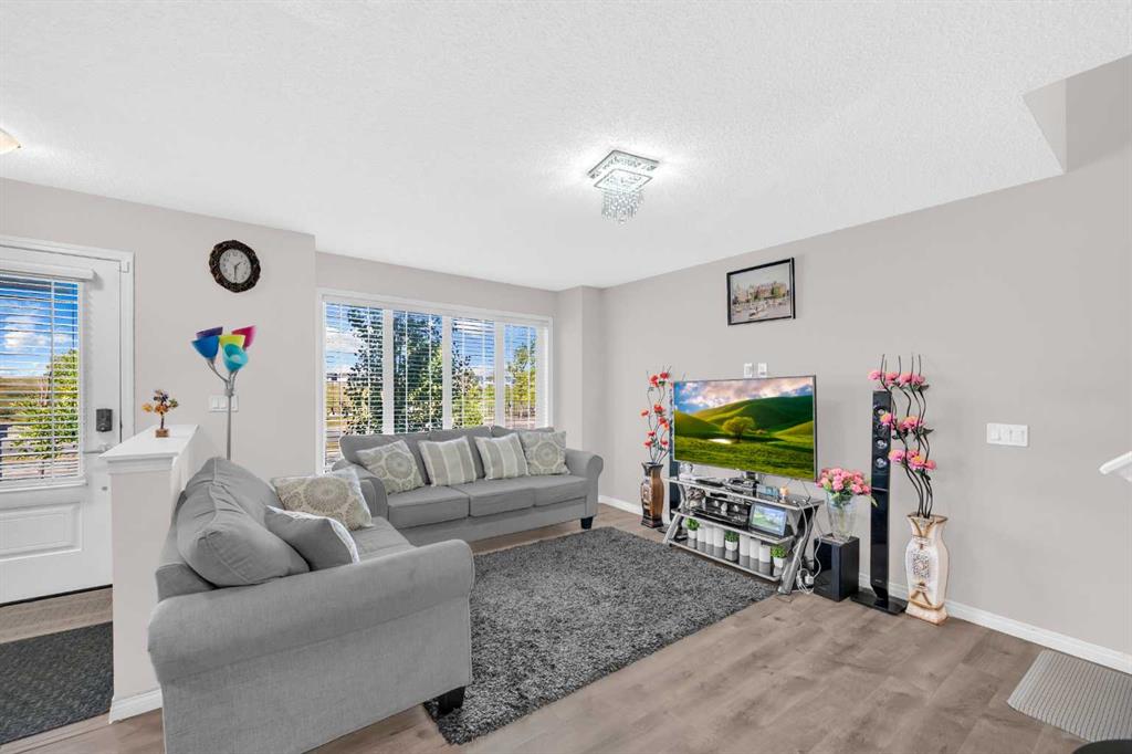 10767 Cityscape Drive NE photo 5