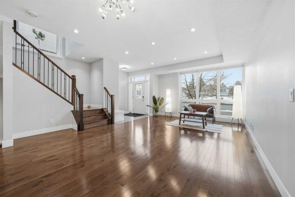 2018 37 Street SW photo 3