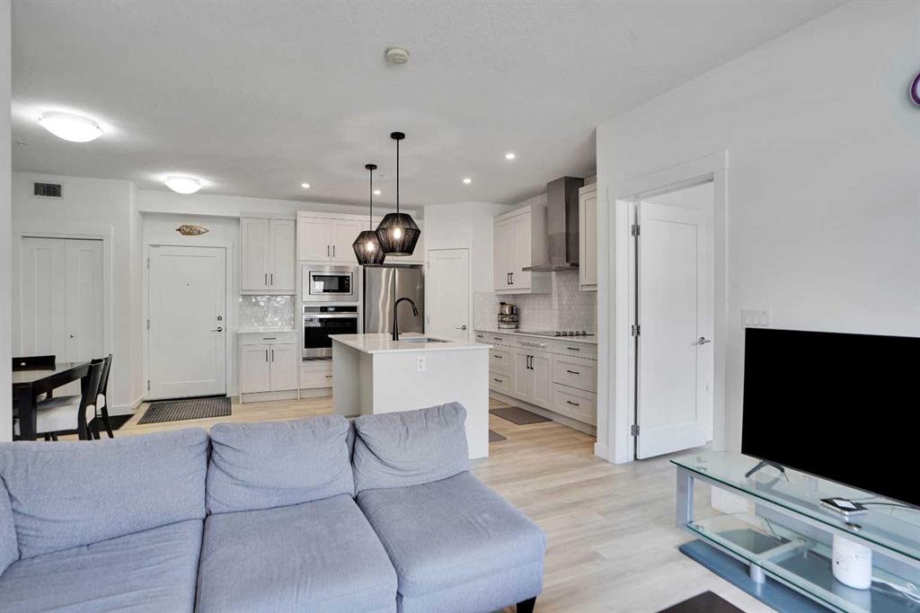 25 Walgrove Walk SE #111 photo 4