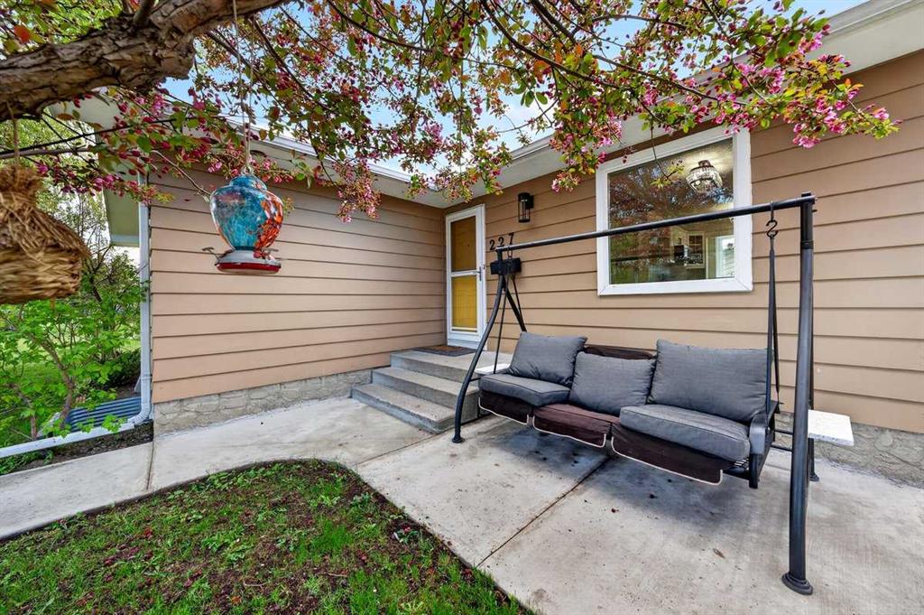 227 Martell Road NE photo 4
