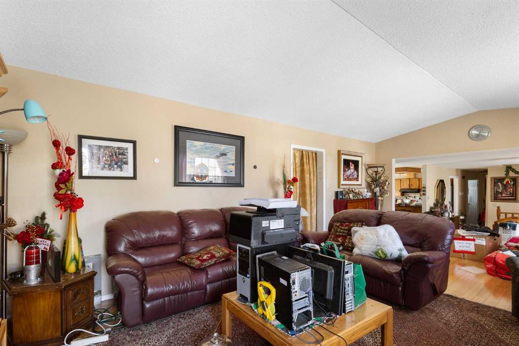 169 Beddington Circle NE photo 3