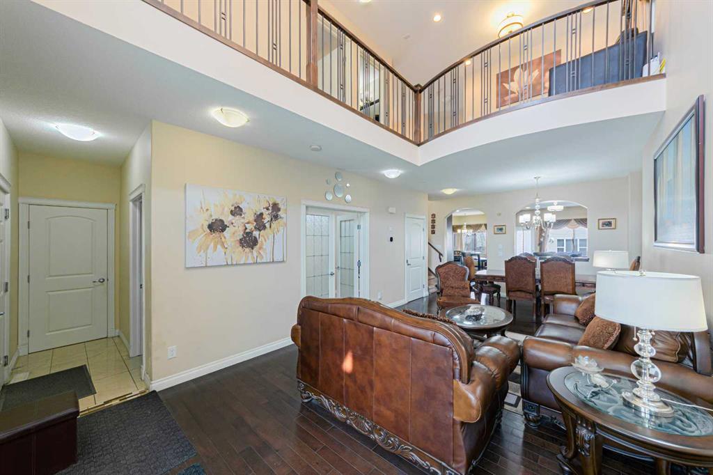 220 Saddlelake Drive NE photo 4
