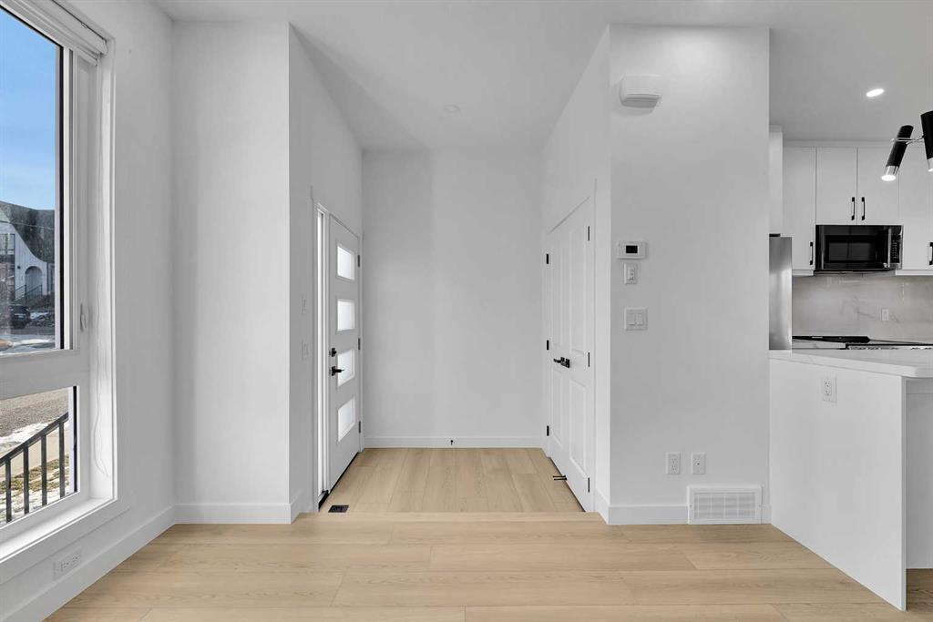 2605 1 Street NE photo 5