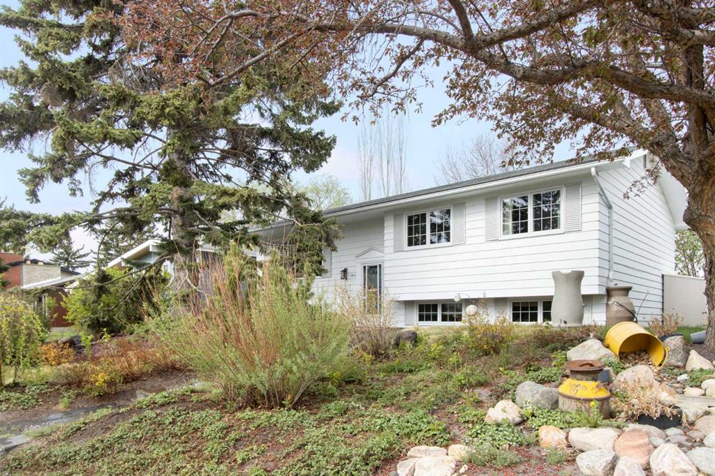 10811 Maplecrest Road SE photo 2