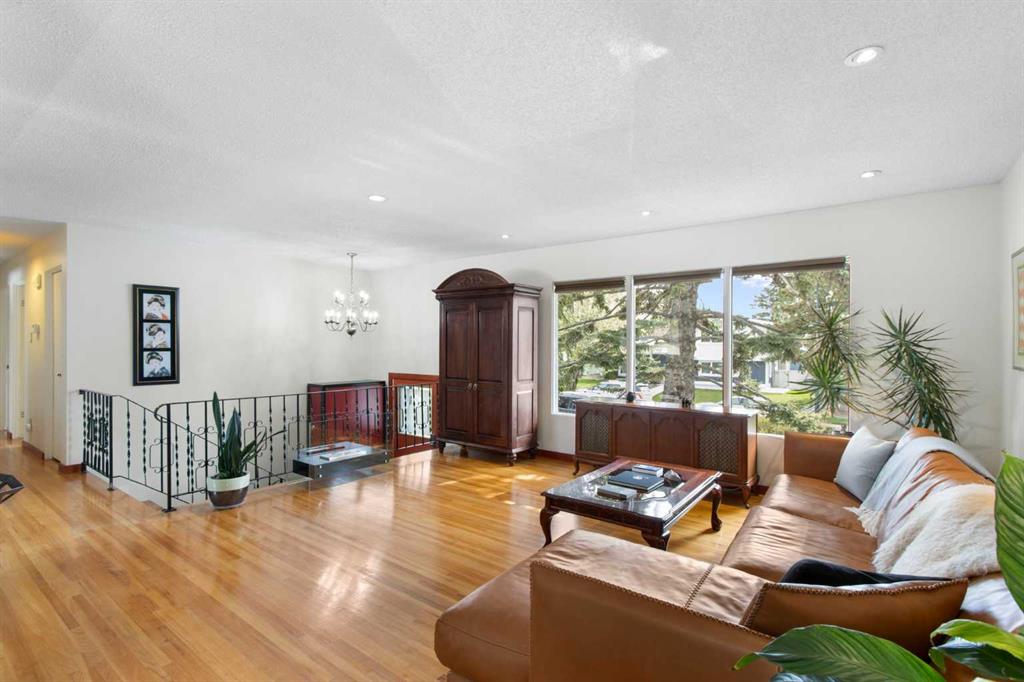 10811 Maplecrest Road SE photo 4