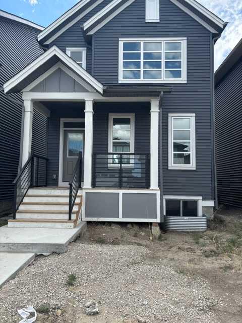 619 Savanna Crescent NE photo 4