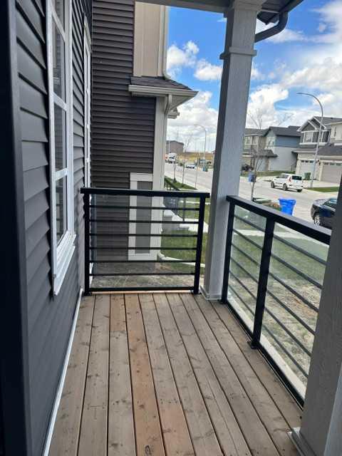 619 Savanna Crescent NE photo 5