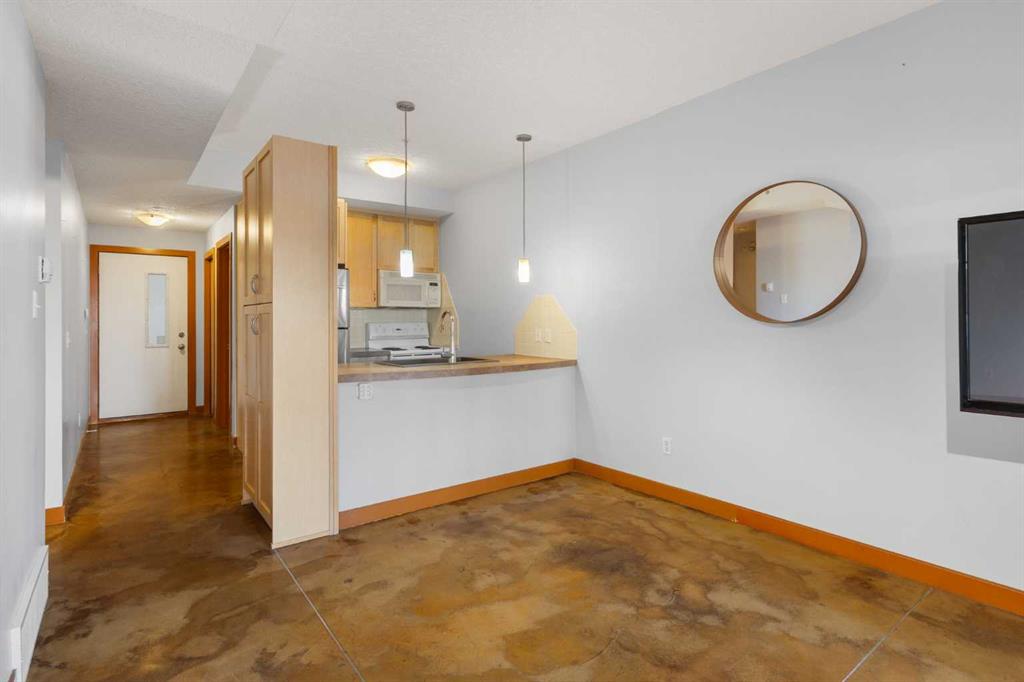 1235 13 Avenue SW #110 photo 2