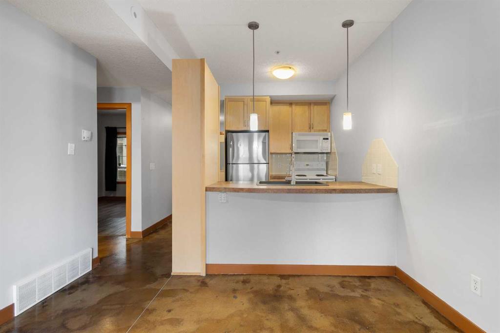 1235 13 Avenue SW #110 photo 4