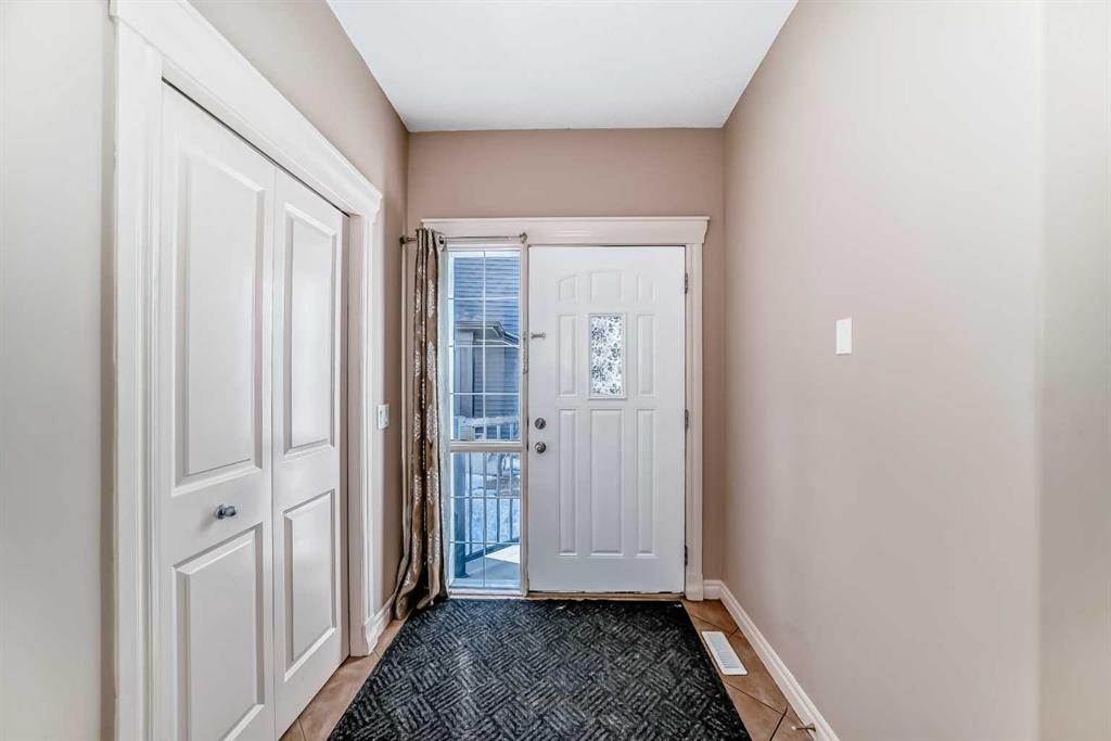 36 Saddleland Court NE photo 4