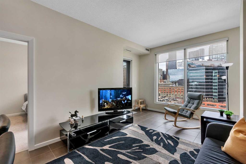 211 13 Avenue SE #904 photo 4