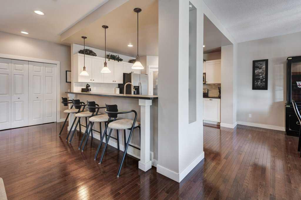 88 Copperstone Gate SE photo 3