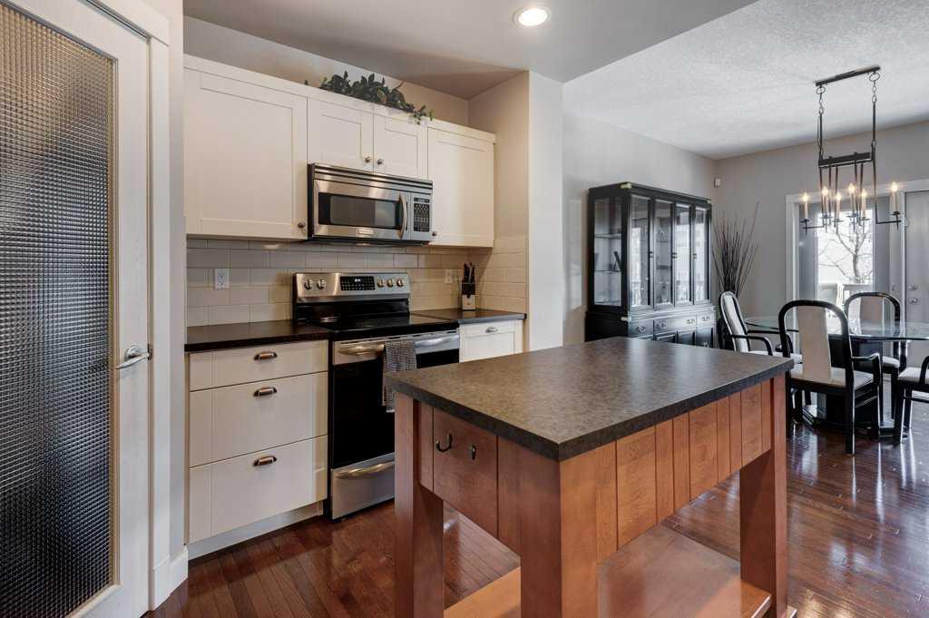 88 Copperstone Gate SE photo 5