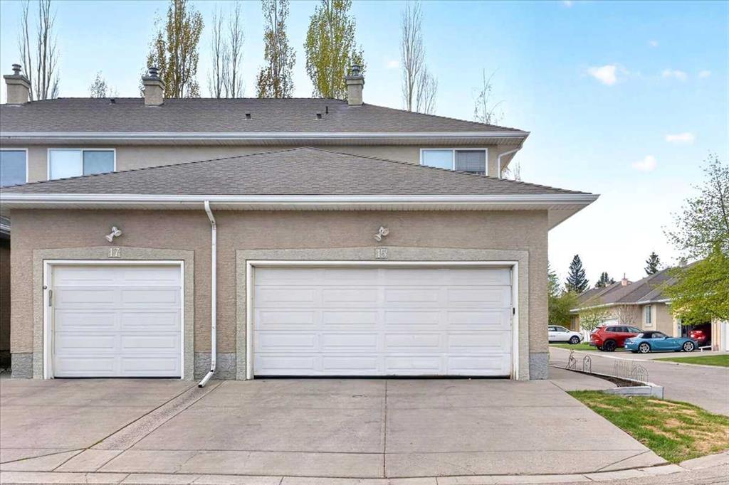 15 Cedarview Mews SW photo 2