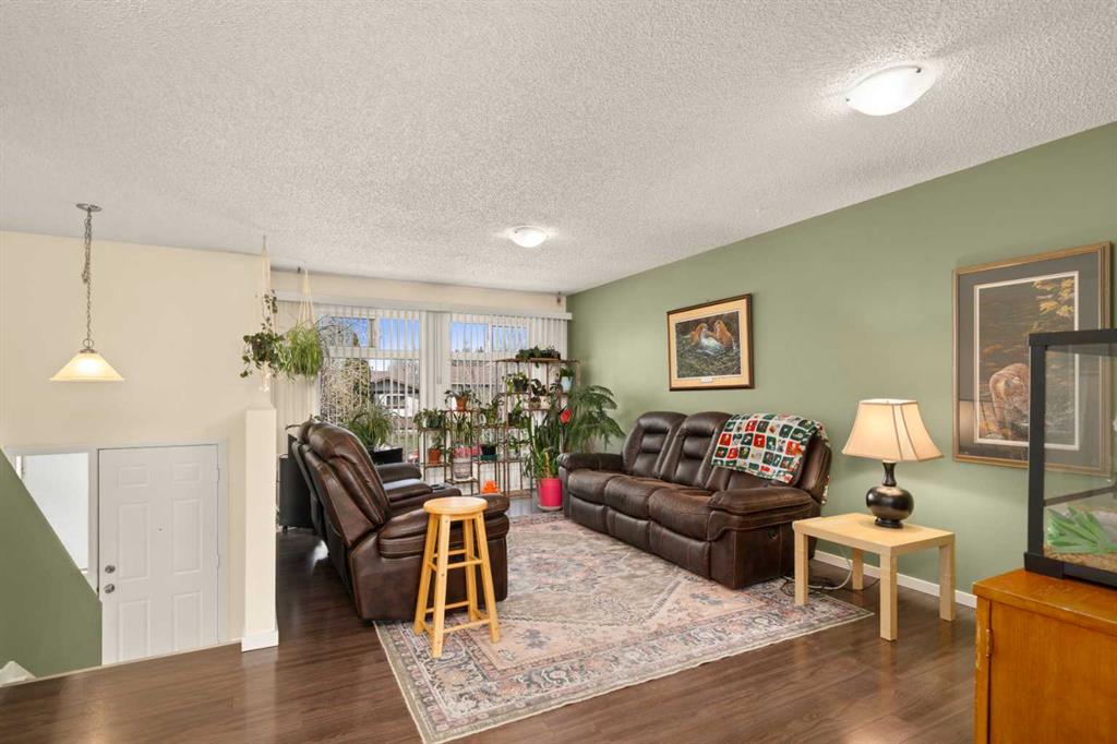 75 Bedford Drive NE photo 3