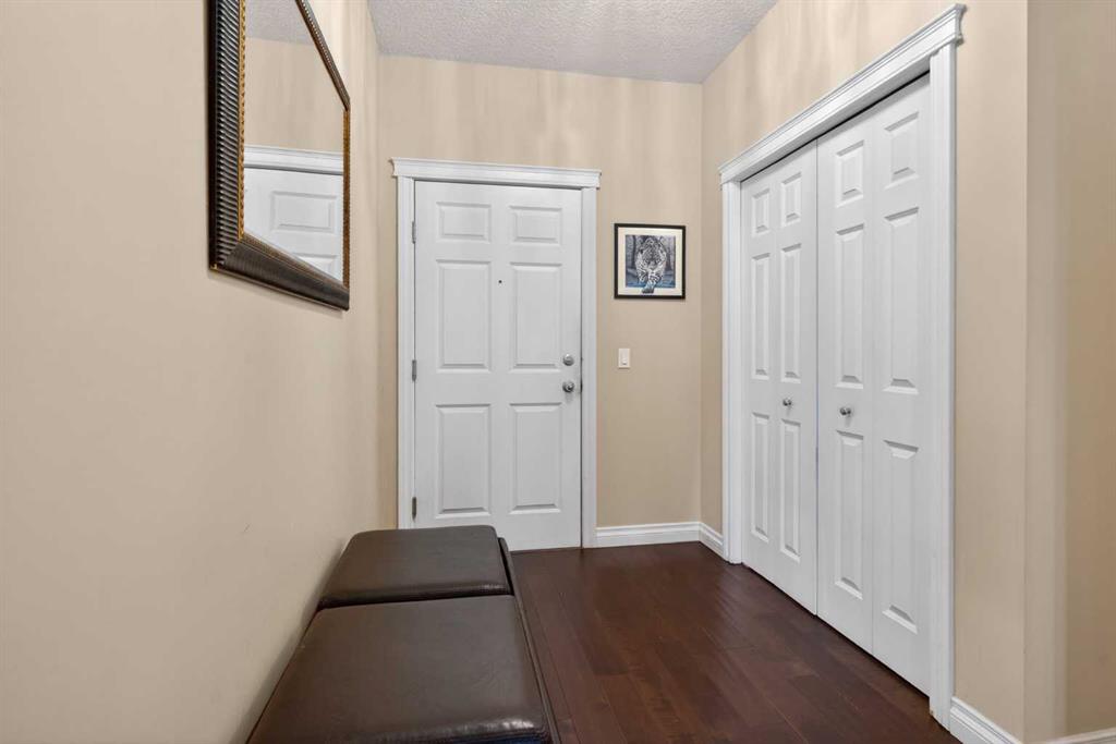 14 Hemlock Crescent SW #7305 photo 3
