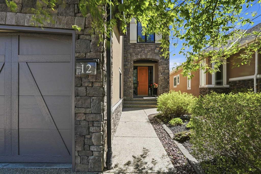 12 Aspen Cliff Close SW photo 2