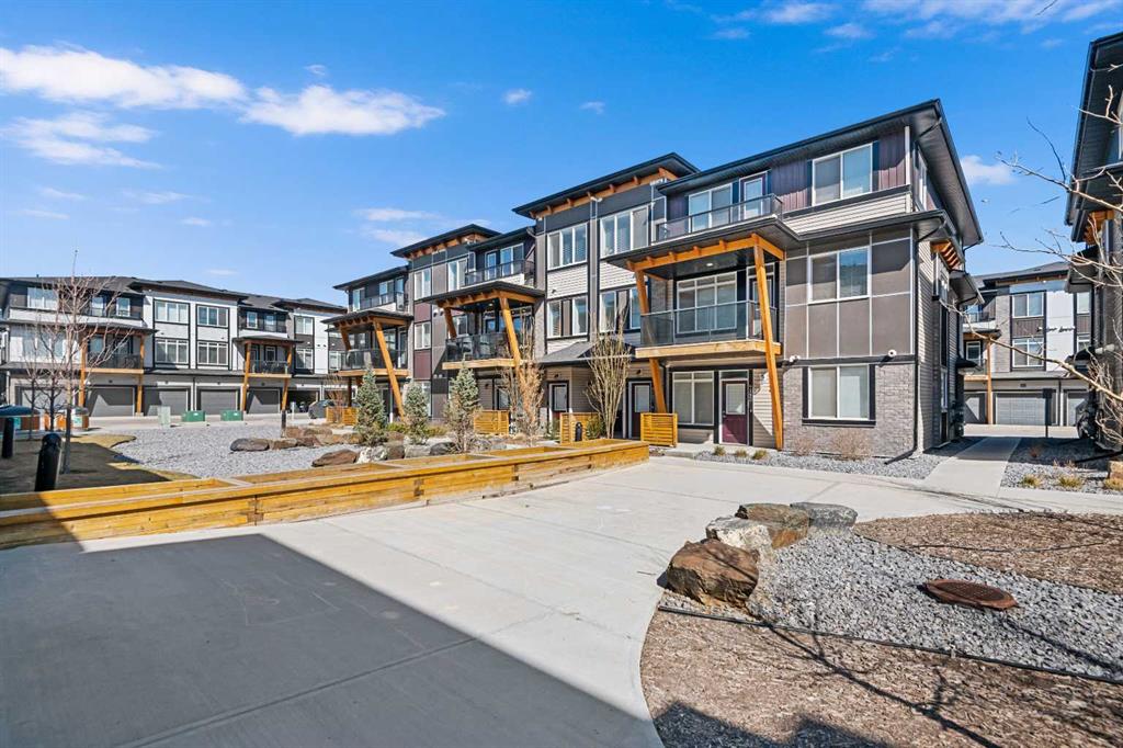 153 Savanna Walk NE photo 3