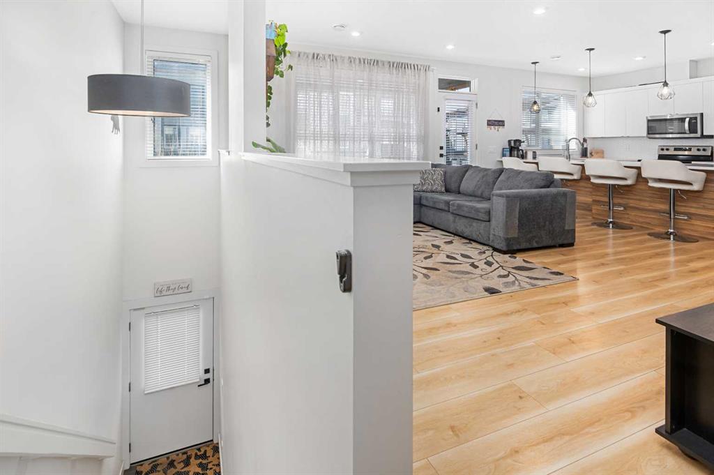 153 Savanna Walk NE photo 4