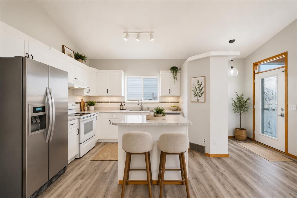 3710 Catalina Boulevard NE photo 2