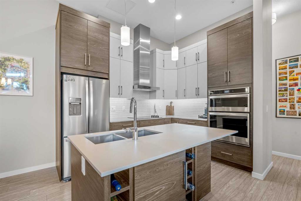 124 Mahogany Centre SE photo 2