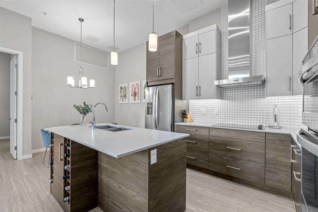 124 Mahogany Centre SE photo 3